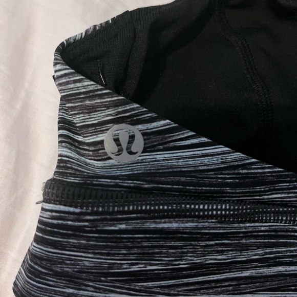 Lululemon sports bra size 2-4 - Picture 3 of 3